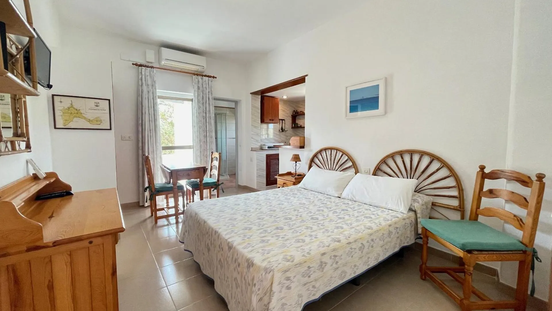 Can Granada Es Pujols Apartment