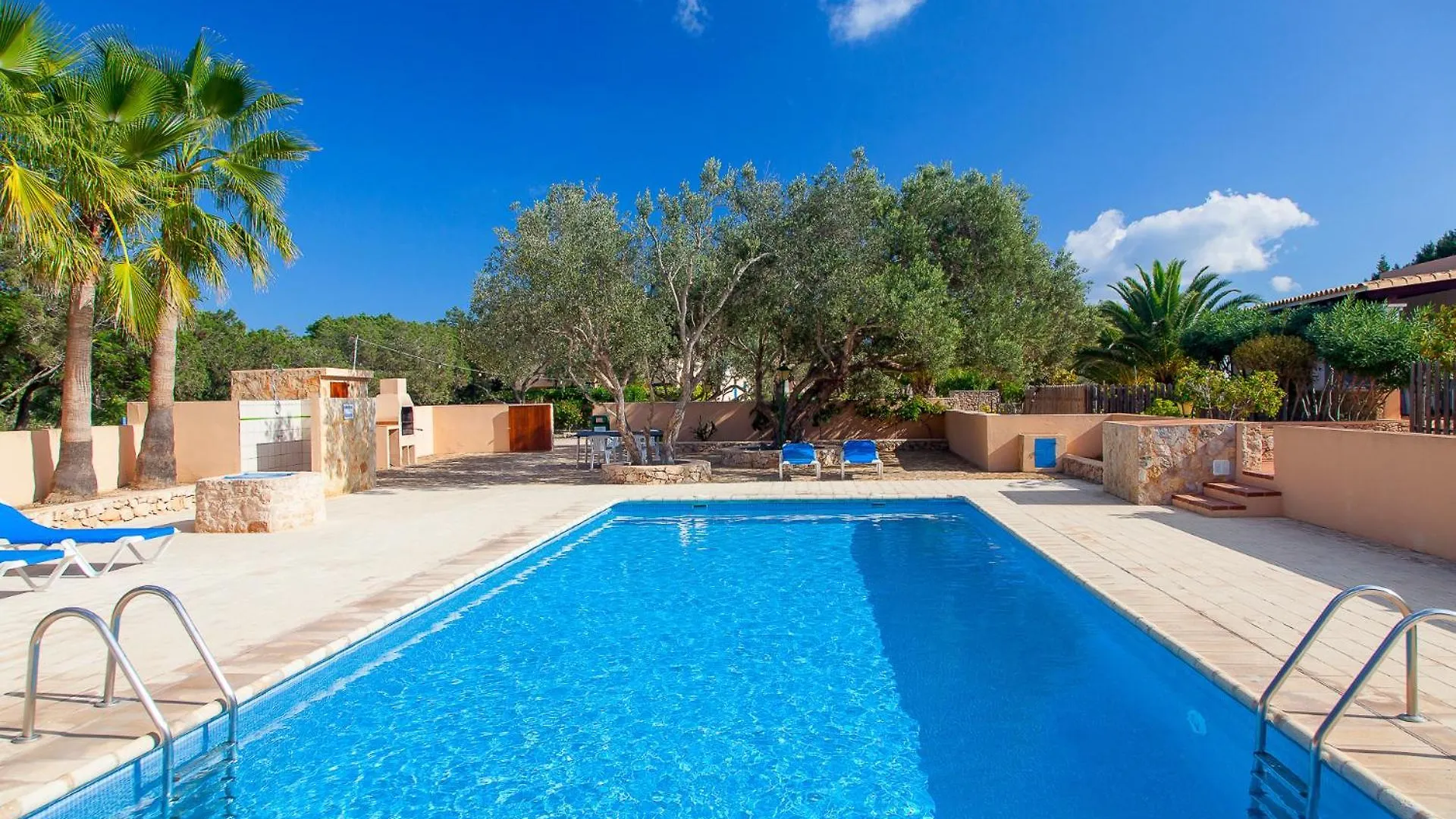 Apartment Can Granada Es Pujols